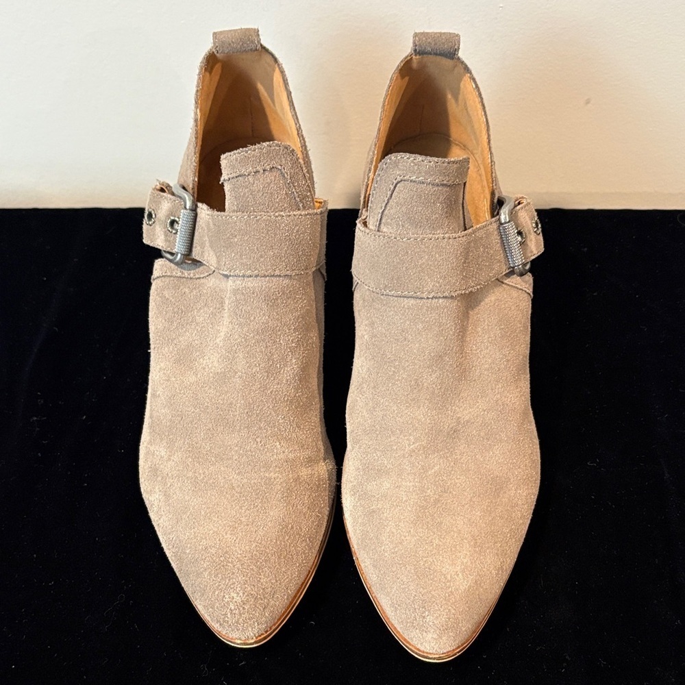 Frye & Co Gray Suede Rubie Moto Buckle Ankle Boots Size 10